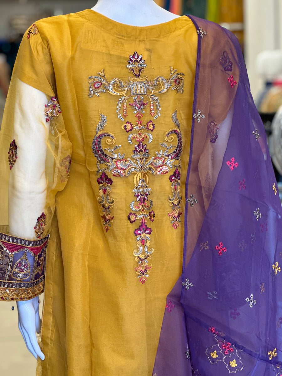 Dastaan Exclusive Branded Eid Collection 2024 SB-01