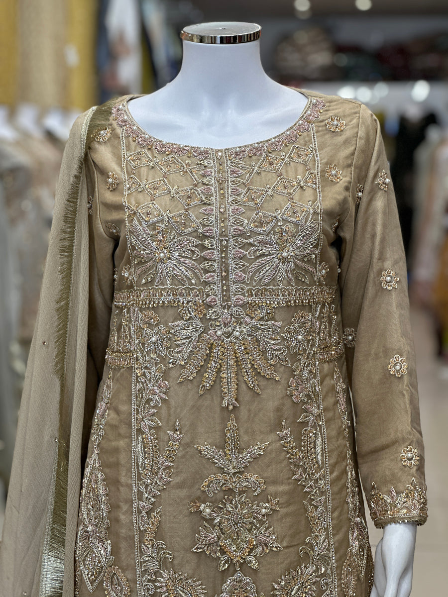 Noor-e-Fishan Exclusive Wedding wear Collection 2024 By Shagun TQ-31