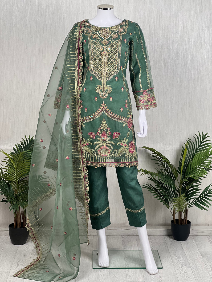 AYAT BY SHAGUN FESTIVE WEAR