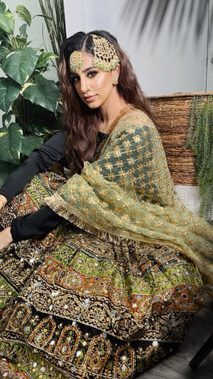PRE ORDER (READY IN 10 WEEKS) MEHNDI GARARA 3PCS DRESS
